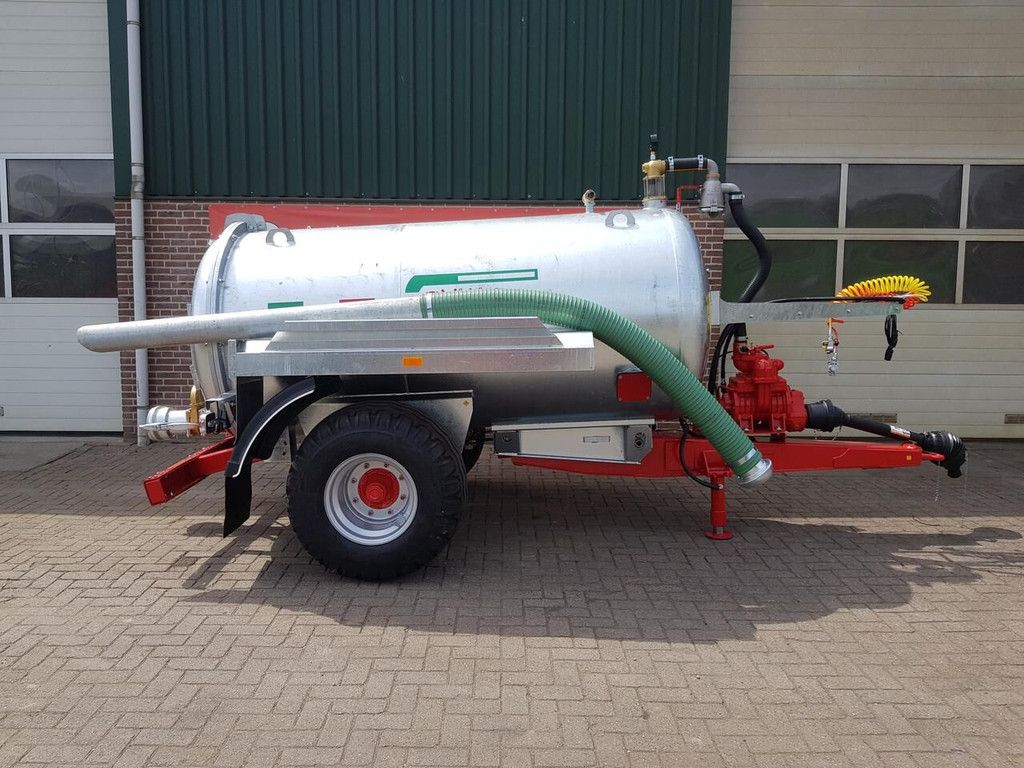 Vaia MB 35 watertank liquid manure spreader
