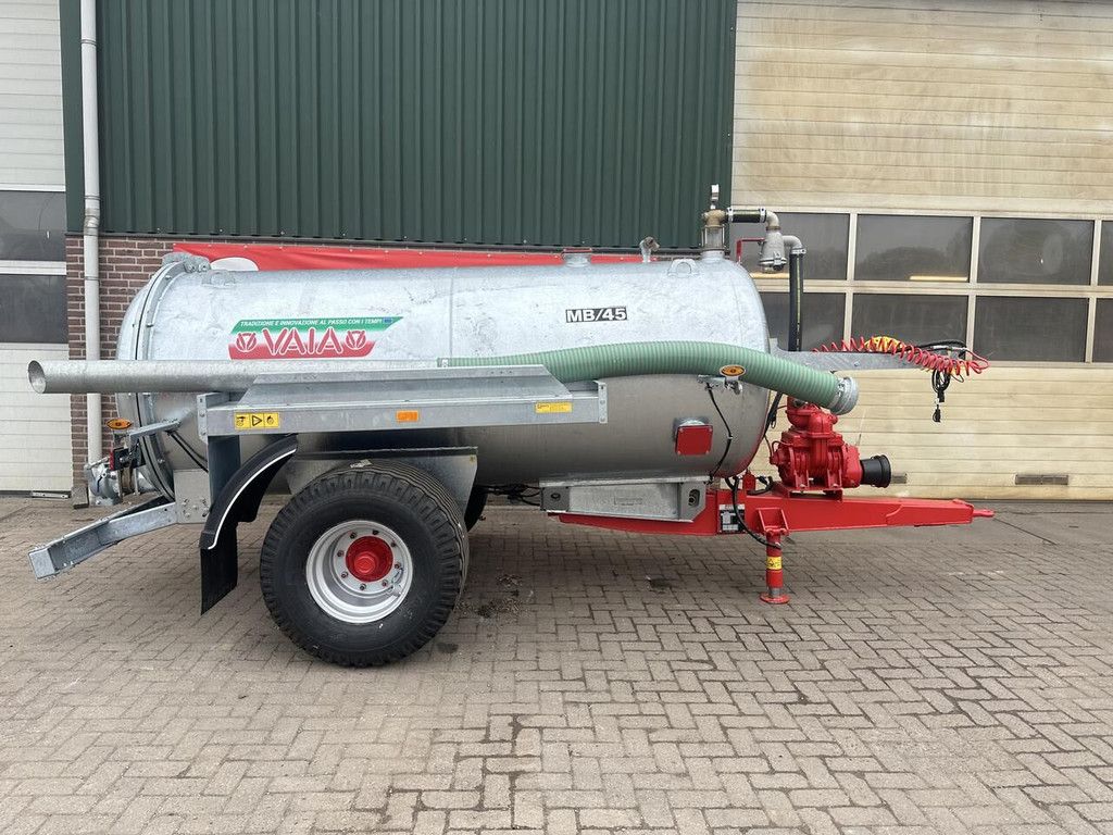 Vaia MB 45 liquid manure spreader