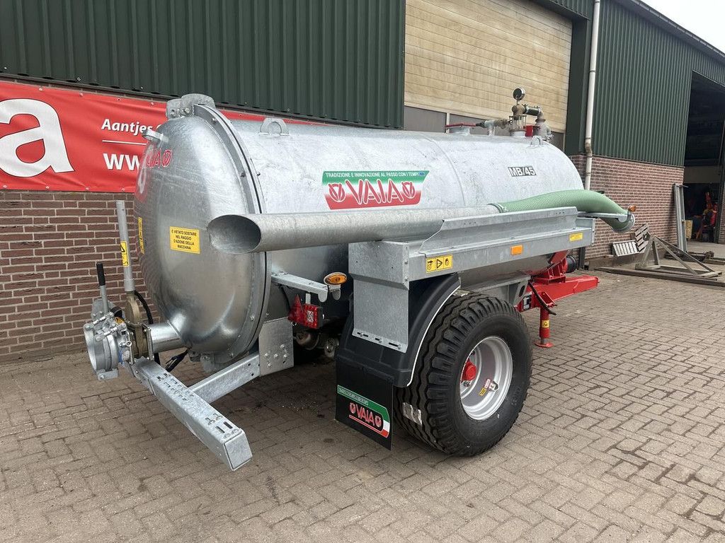 Vaia MB 45 liquid manure spreader