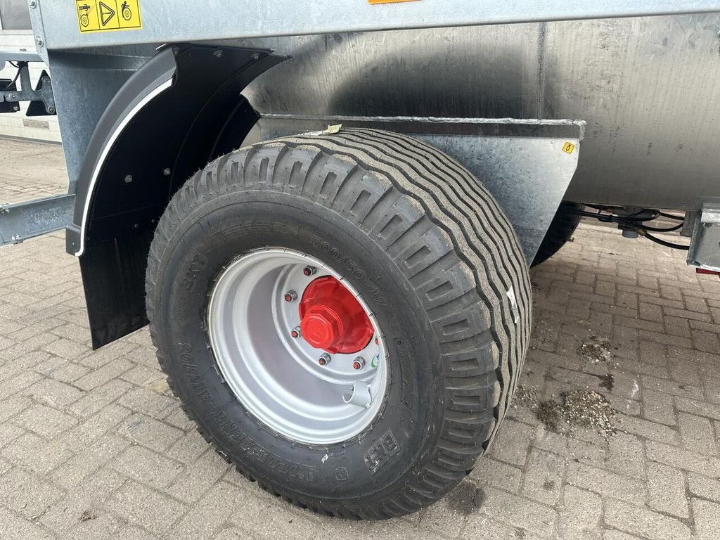 Vaia MB 45 liquid manure spreader
