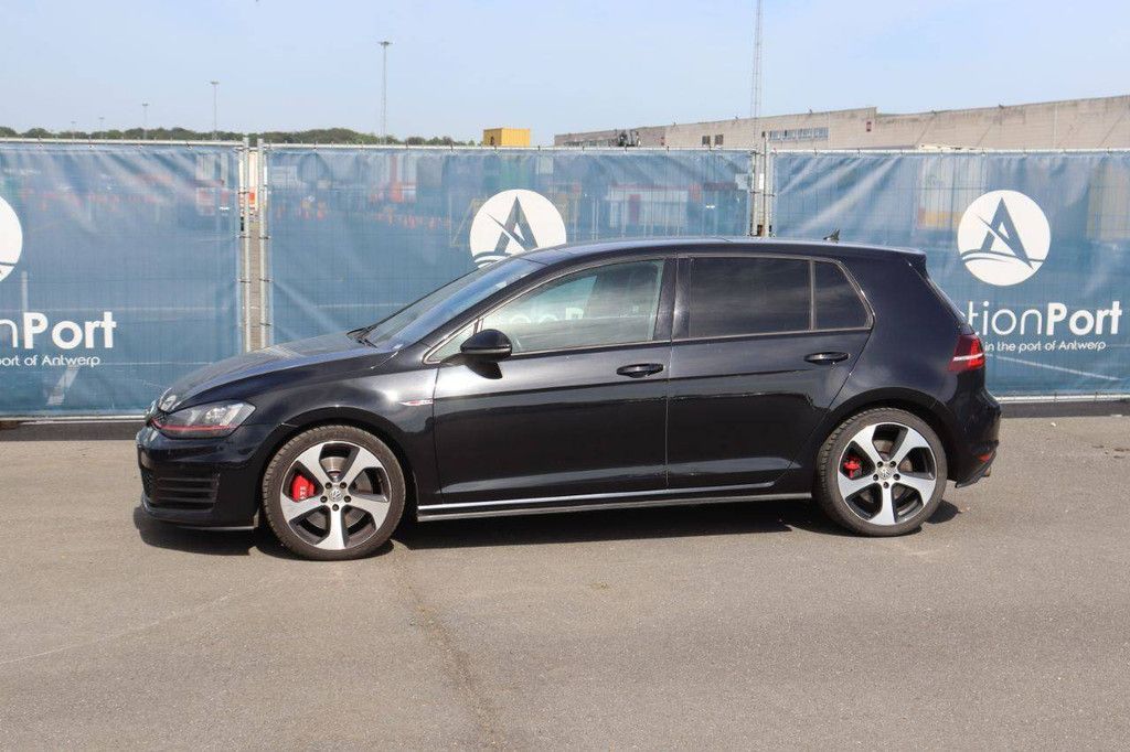 Passenger car Volkswagen Golf GTI Petrol 230hp 2016 (Margin)