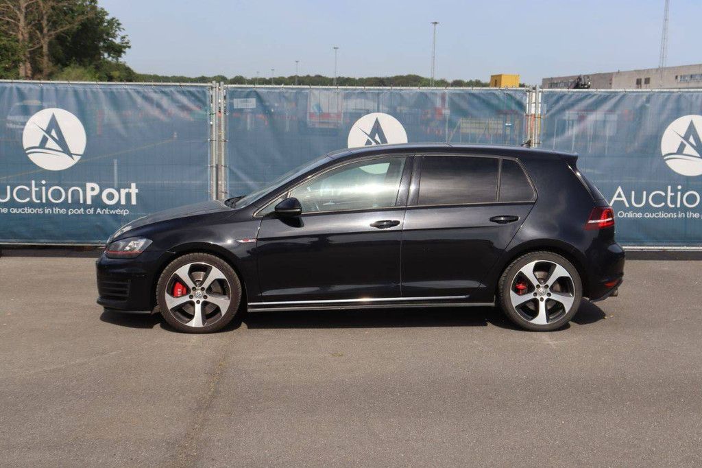 Passenger car Volkswagen Golf GTI Petrol 230hp 2016 (Margin)