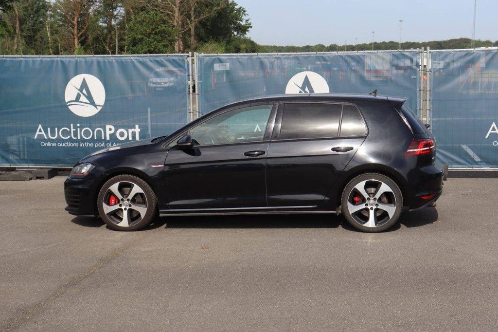 Passenger car Volkswagen Golf GTI Petrol 230hp 2016 (Margin)