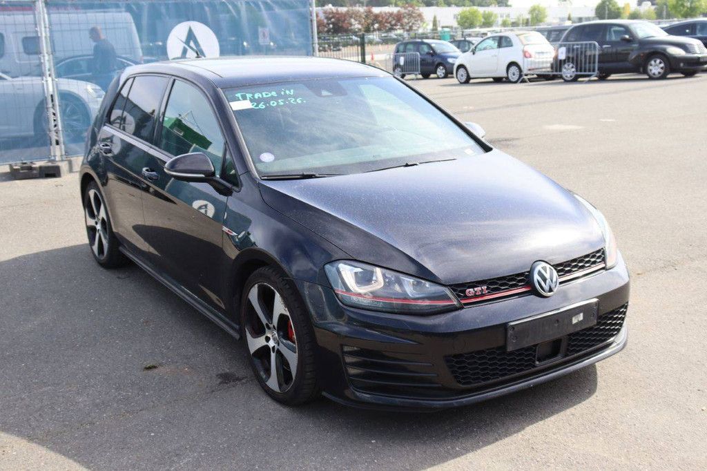 Passenger car Volkswagen Golf GTI Petrol 230hp 2016 (Margin)