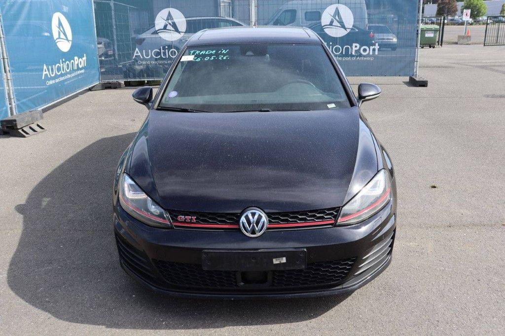 Passenger car Volkswagen Golf GTI Petrol 230hp 2016 (Margin)