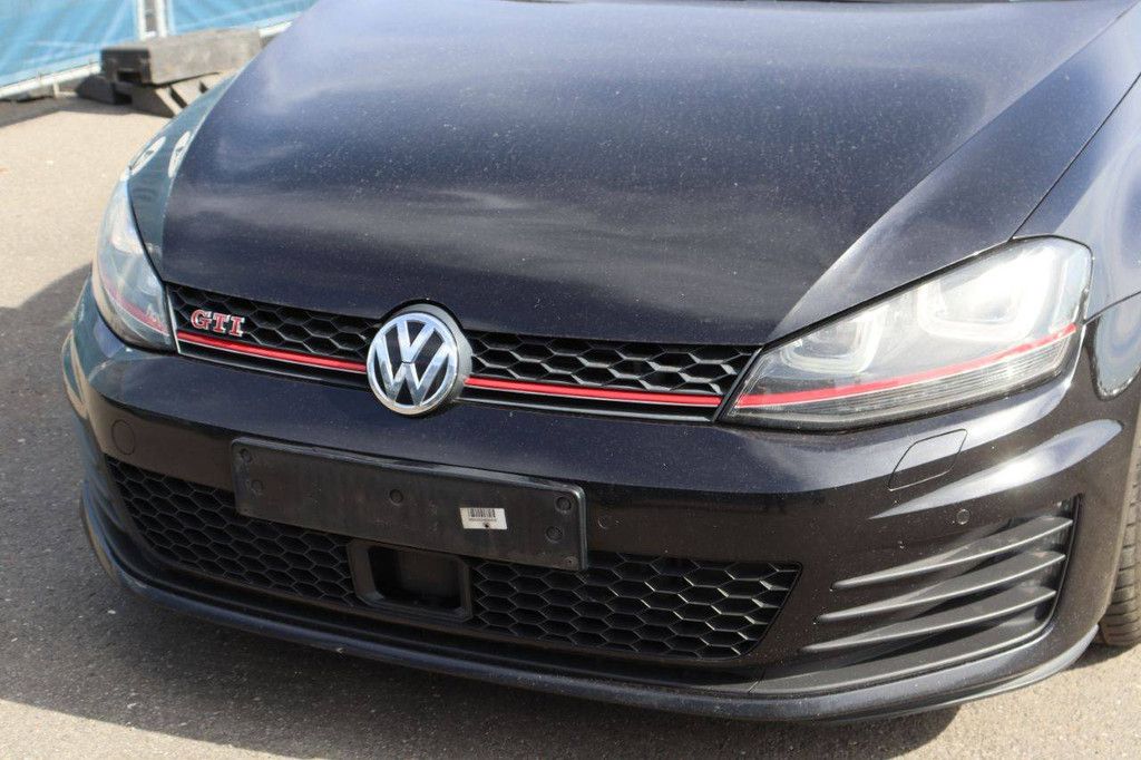 Passenger car Volkswagen Golf GTI Petrol 230hp 2016 (Margin)