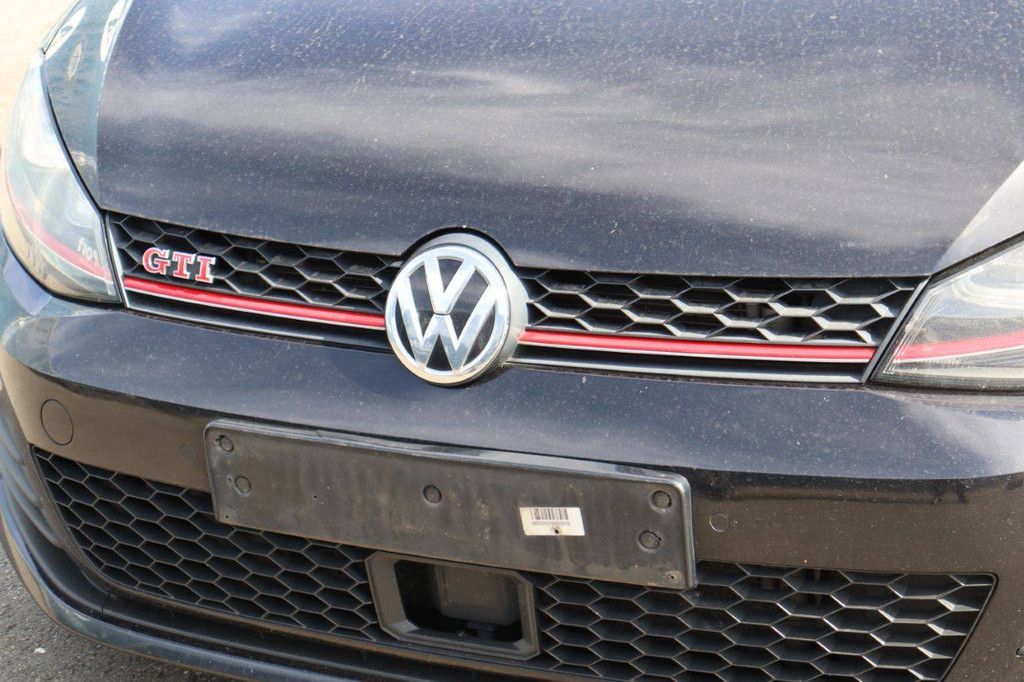 Passenger car Volkswagen Golf GTI Petrol 230hp 2016 (Margin)