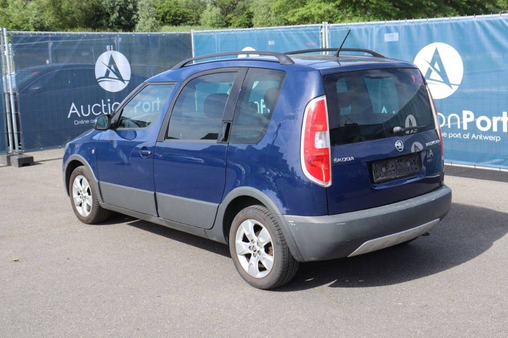 Pkw Skoda Roomster Benzin 105 PS 2015 (Marge)