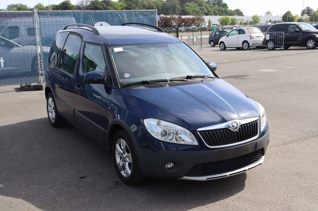 Pkw Skoda Roomster Benzin 105 PS 2015 (Marge)