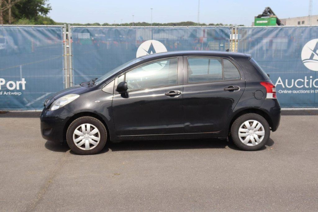 Pkw Toyota Yaris Benzin 69 PS 2011 (Marge)
