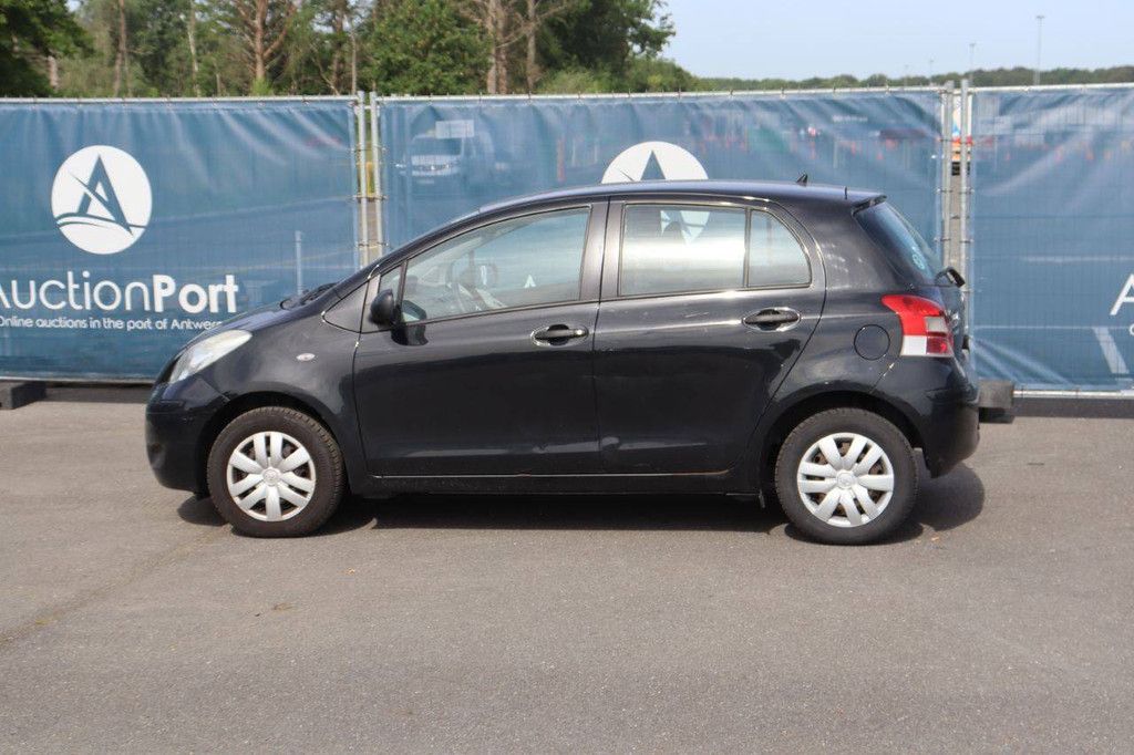 Pkw Toyota Yaris Benzin 69 PS 2011 (Marge)