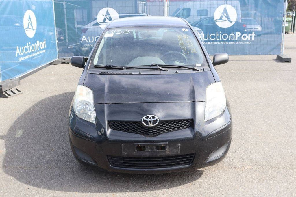Pkw Toyota Yaris Benzin 69 PS 2011 (Marge)