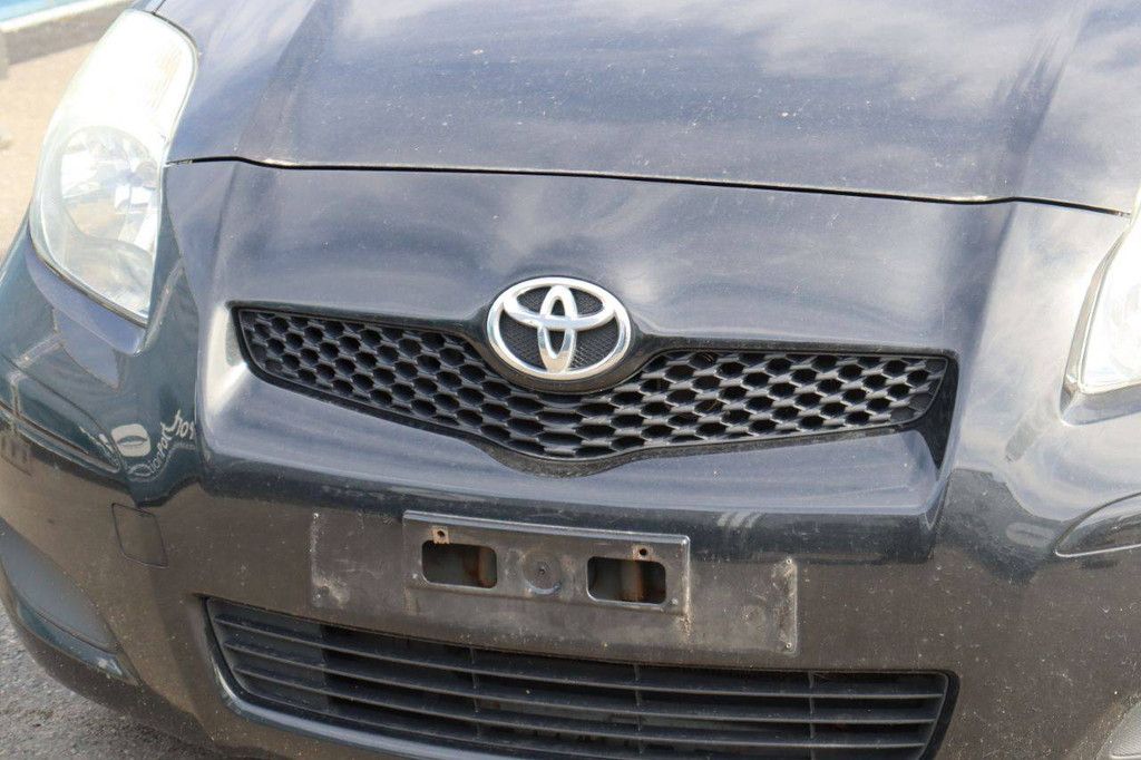 Pkw Toyota Yaris Benzin 69 PS 2011 (Marge)