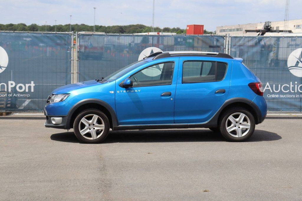 SUV Dacia Sandero Benzin 90 PS 2016 (Marge)