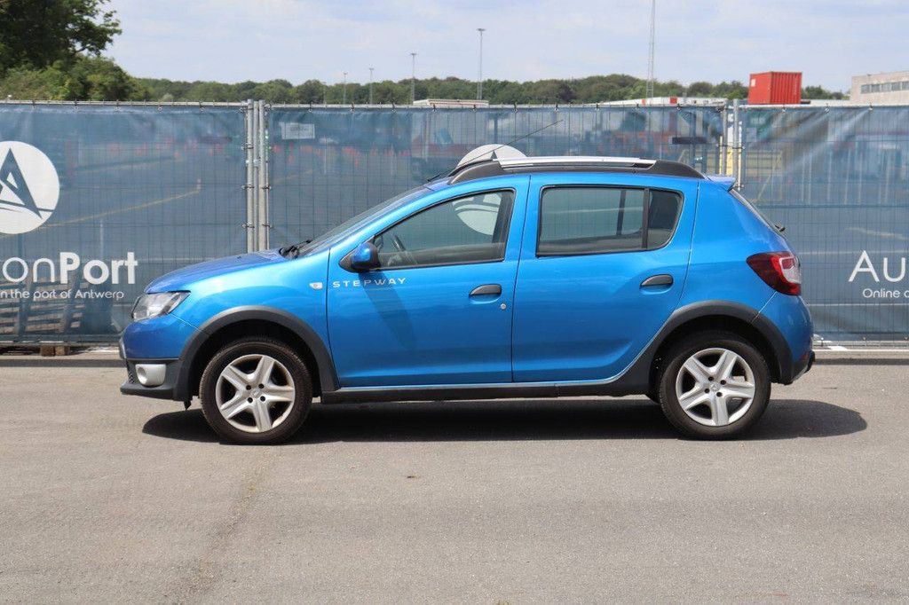 SUV Dacia Sandero Benzin 90 PS 2016 (Marge)