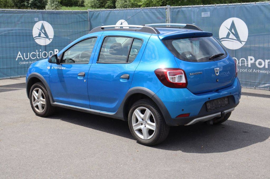 SUV Dacia Sandero Benzin 90 PS 2016 (Marge)