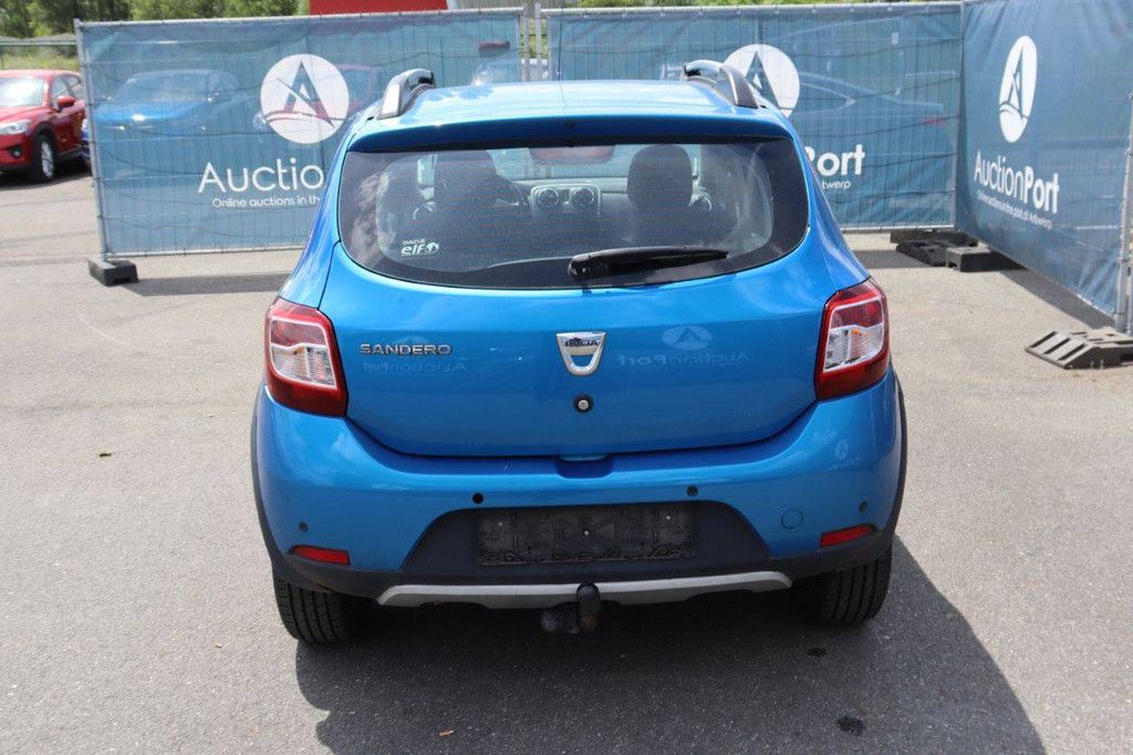 SUV Dacia Sandero Benzin 90 PS 2016 (Marge)