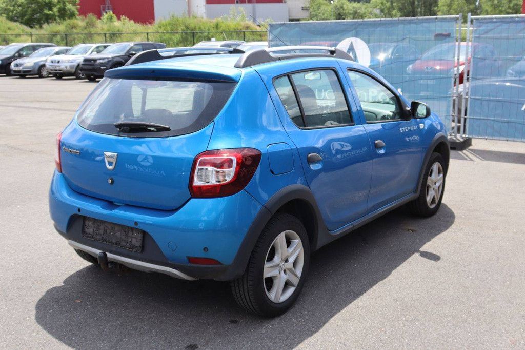 SUV Dacia Sandero Benzin 90 PS 2016 (Marge)