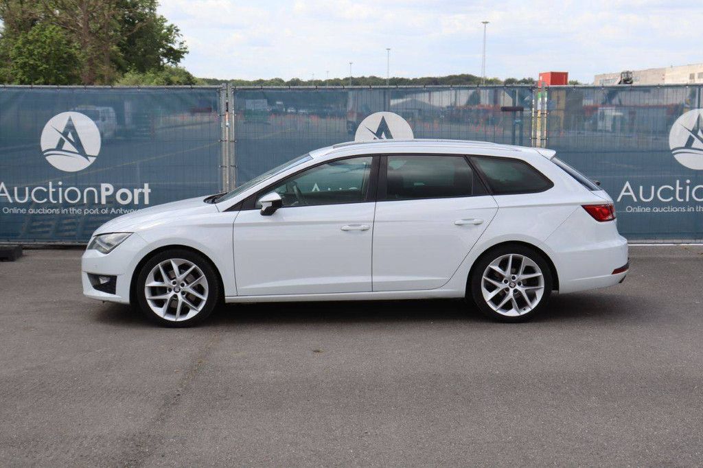 Seat Leon Benziner 150 PS Pkw, Baujahr 2015 (Margin)