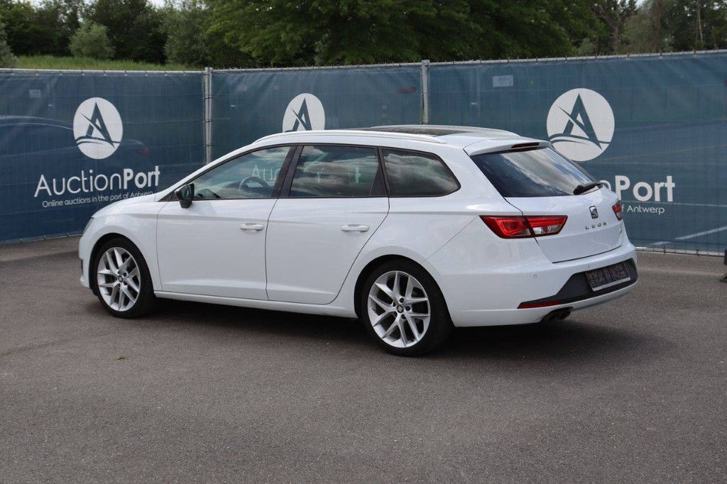 Seat Leon Benziner 150 PS Pkw, Baujahr 2015 (Margin)