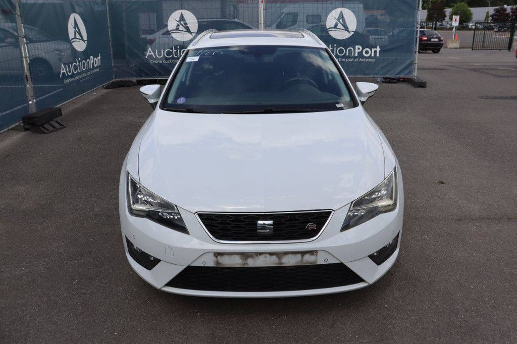 Seat Leon Benziner 150 PS Pkw, Baujahr 2015 (Margin)