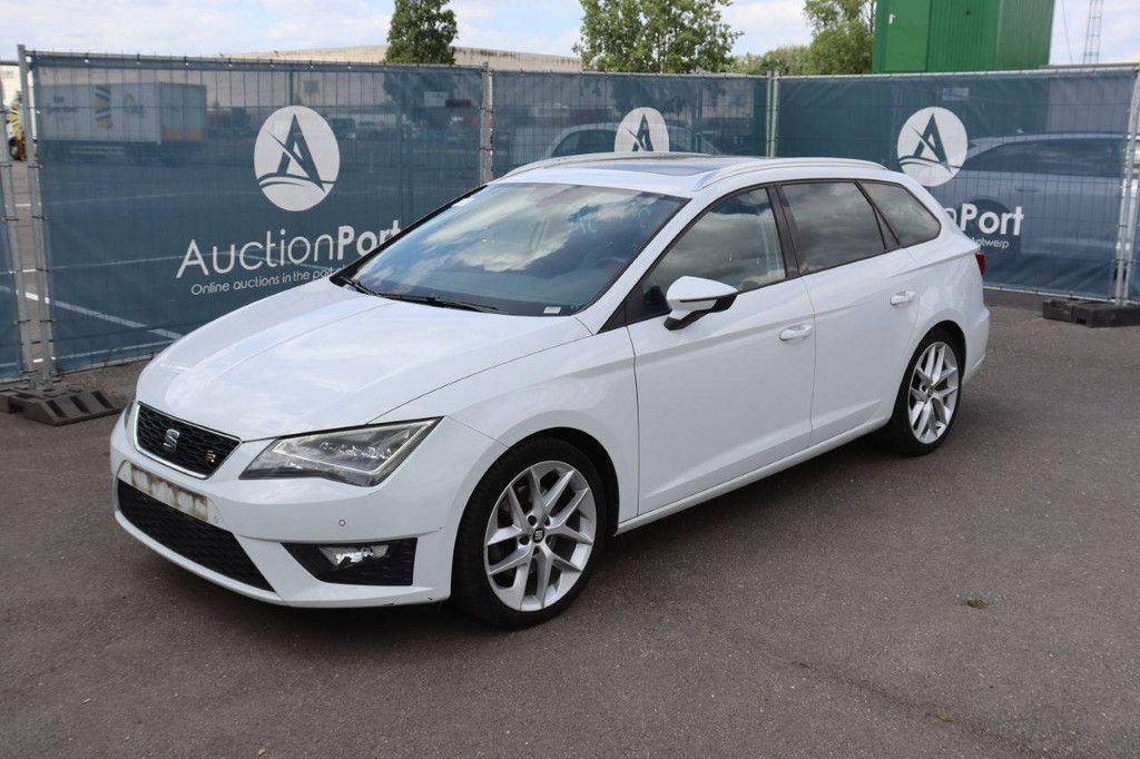 Seat Leon Benziner 150 PS Pkw, Baujahr 2015 (Margin)