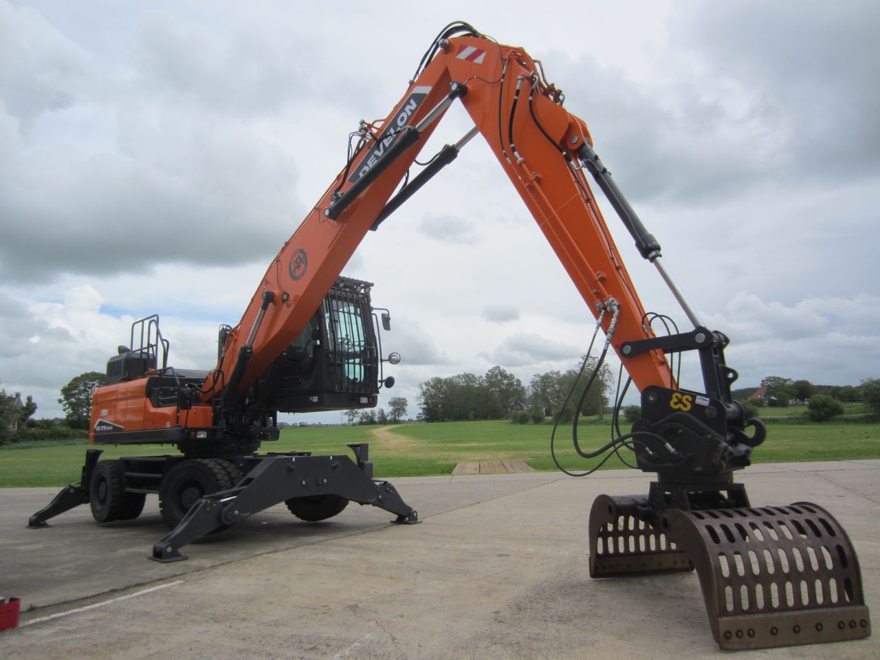 Develon DX270WMH-7
