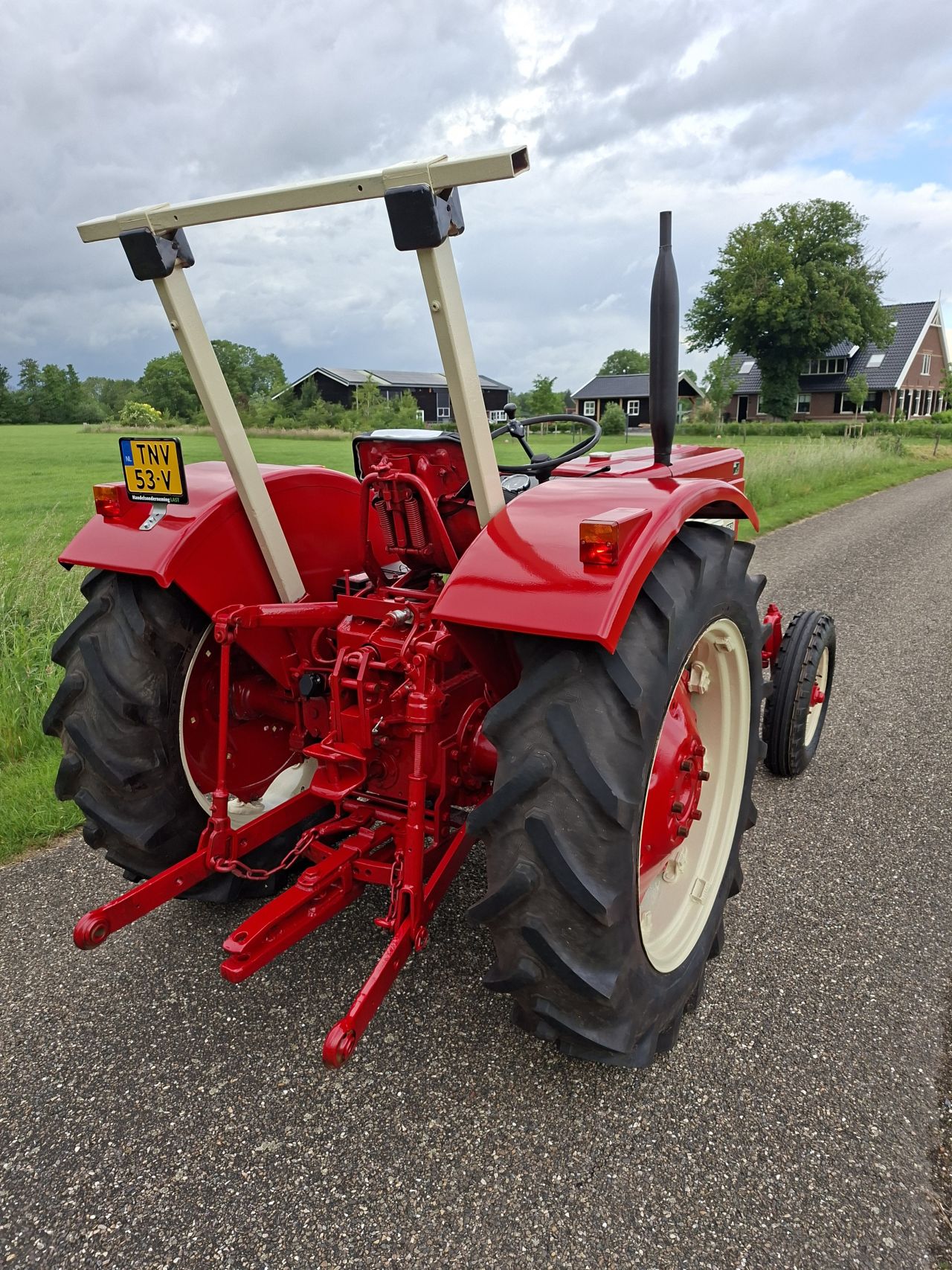 IHC International 353 | Refurbished | Inruil & Transport