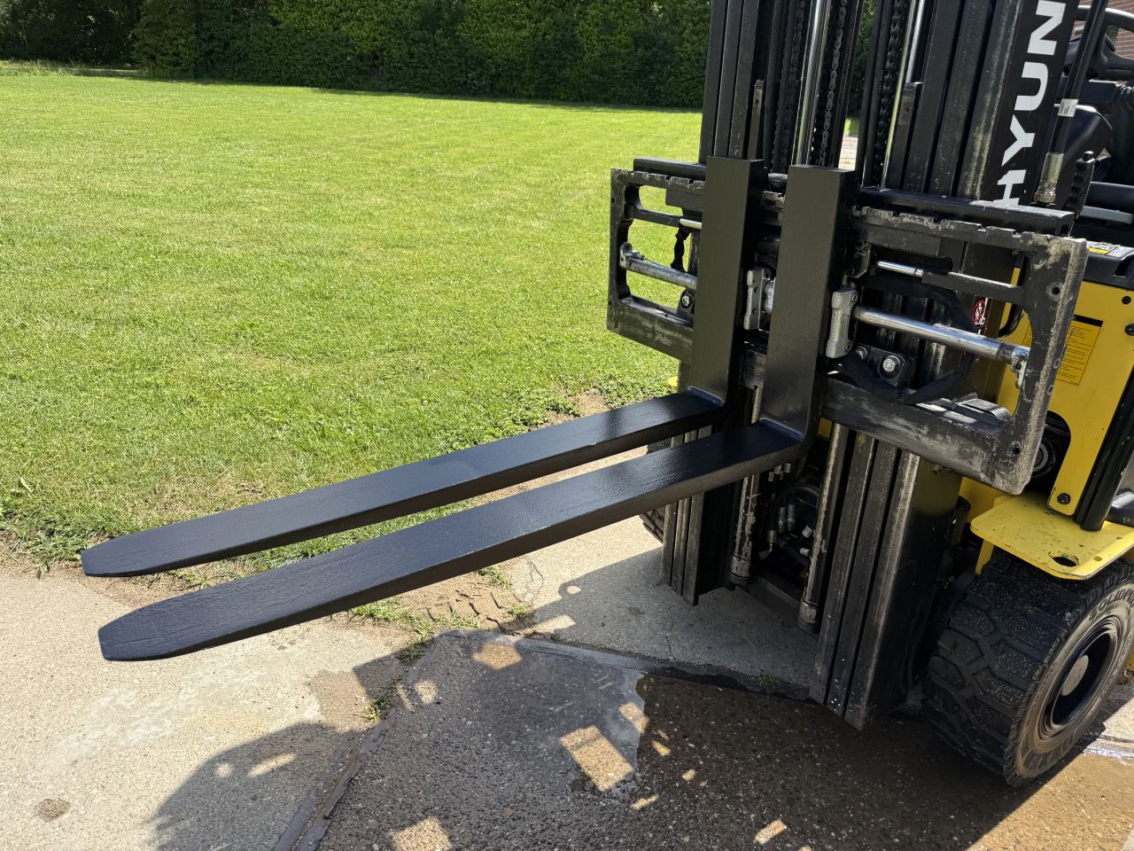 Hyundai 2500KG triplo Sideshift vorkversteller 3200uur
