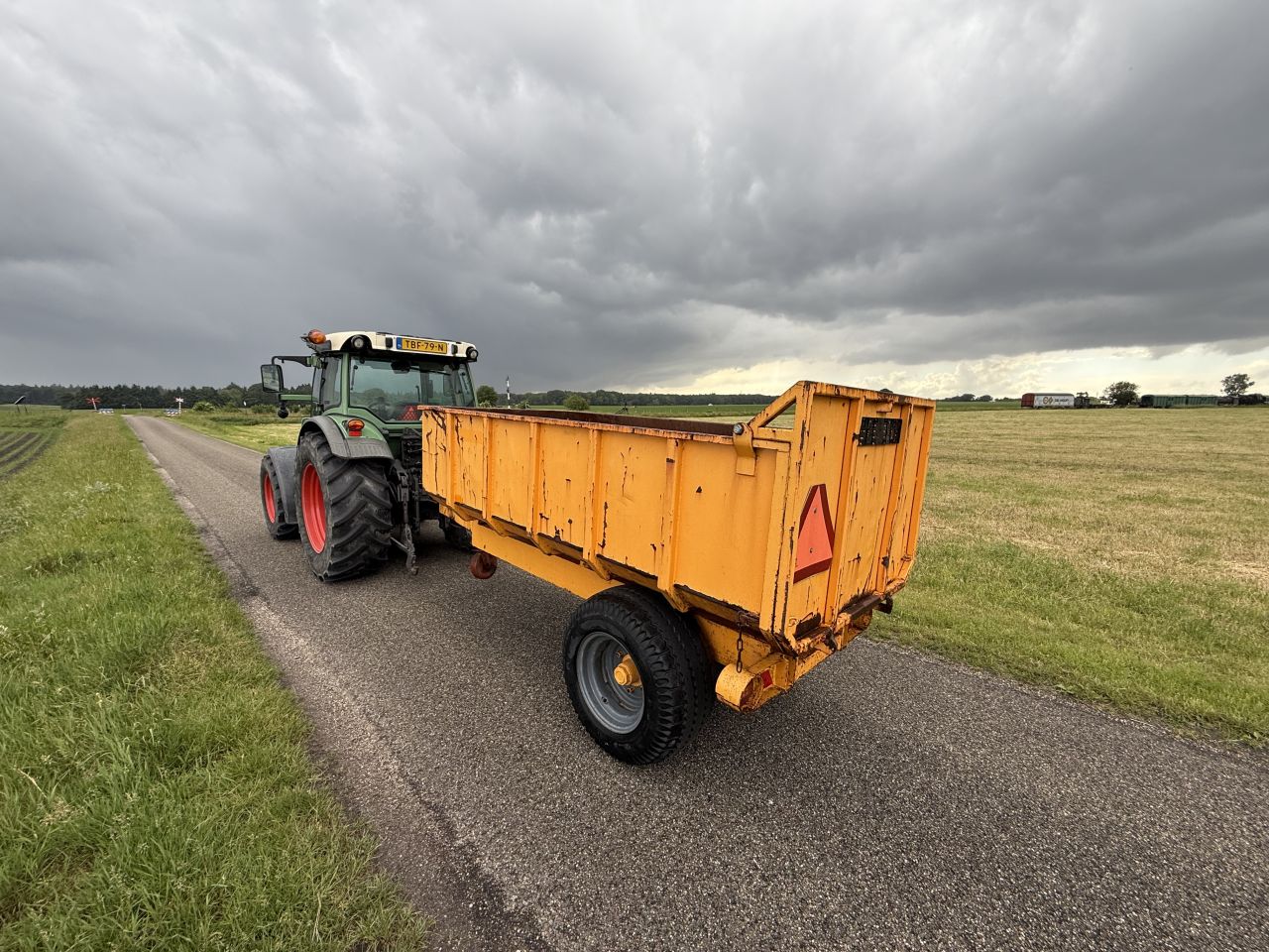 Kieper, kipper. Kiepwagen, dumper, kiepkar