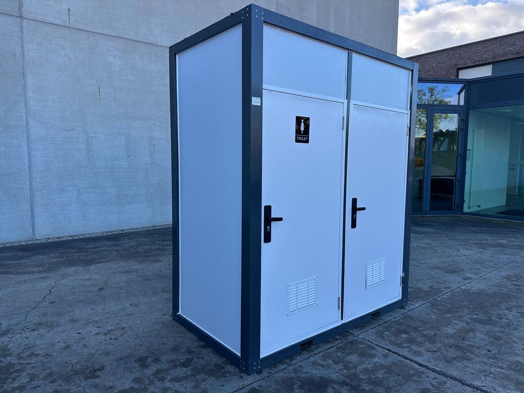 Neue Doppel-Toilettenkabine