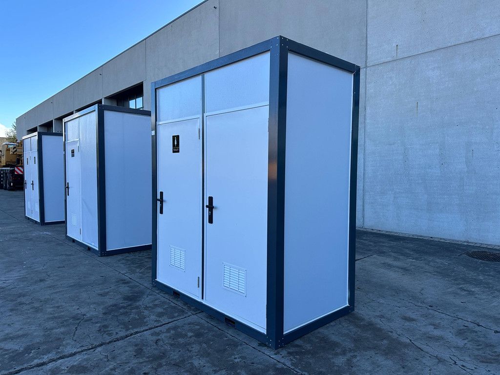 Neue Doppel-Toilettenkabine
