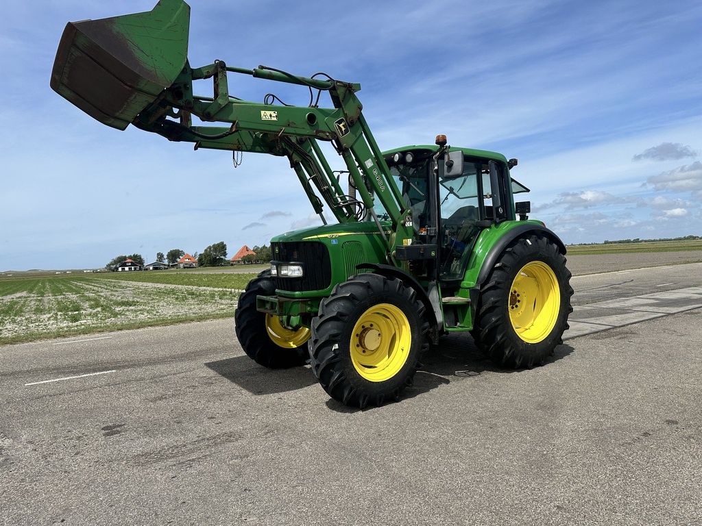 John Deere 6120