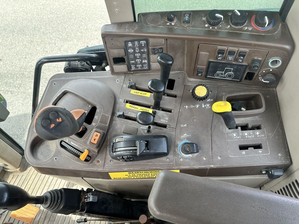 John Deere 6120