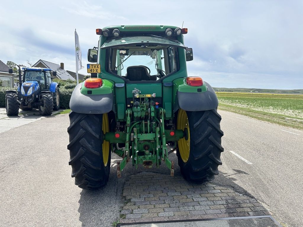 John Deere 6120