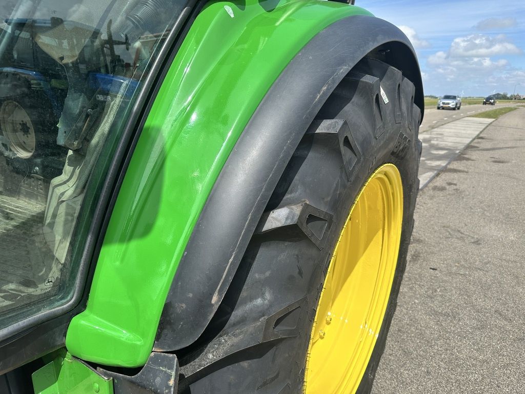 John Deere 6120