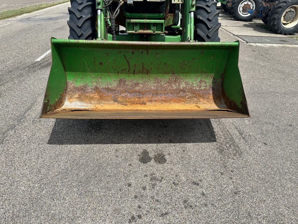 John Deere 6120