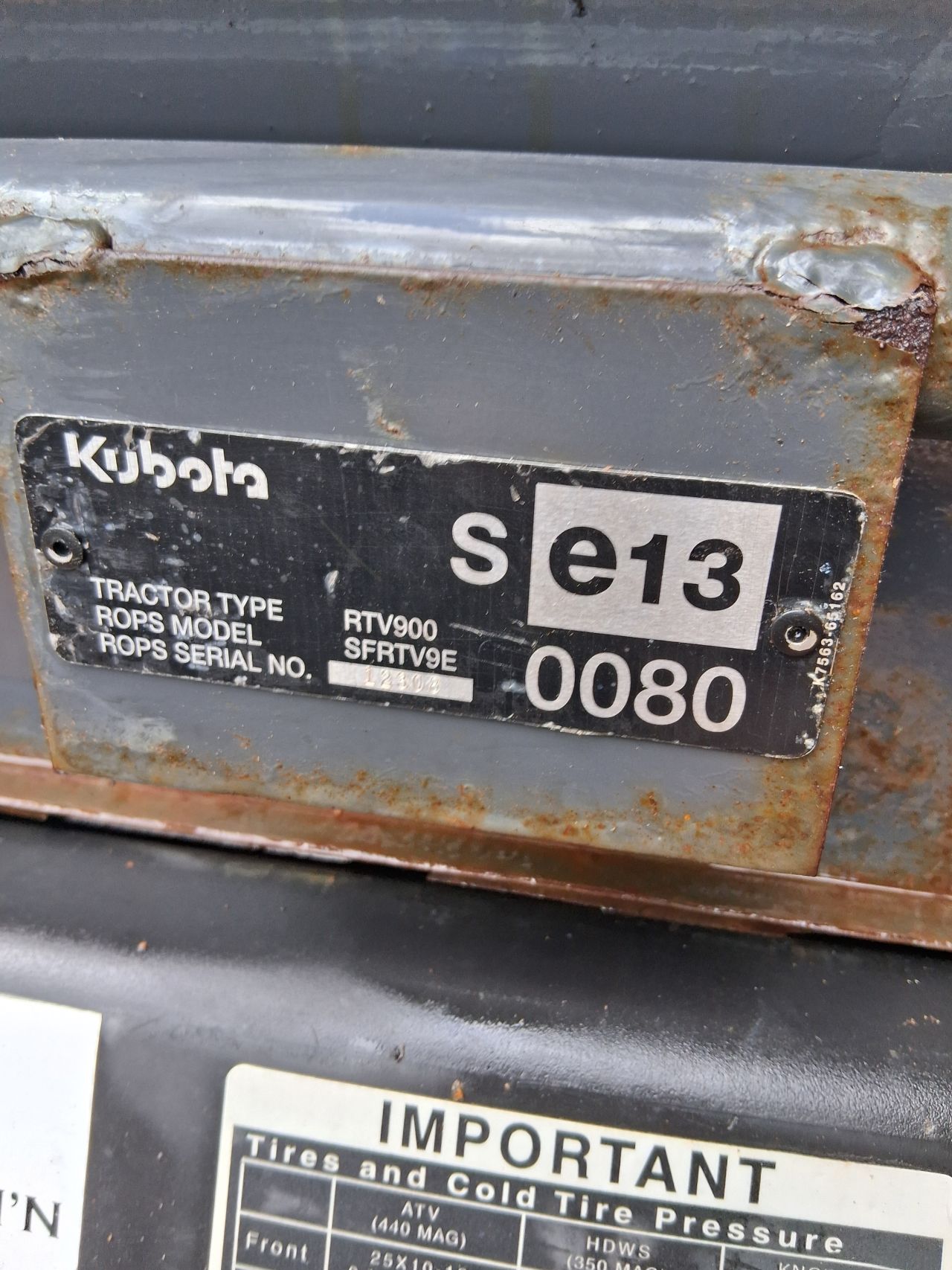 Kubota rtv900, met hydraulische fronthef en kieper