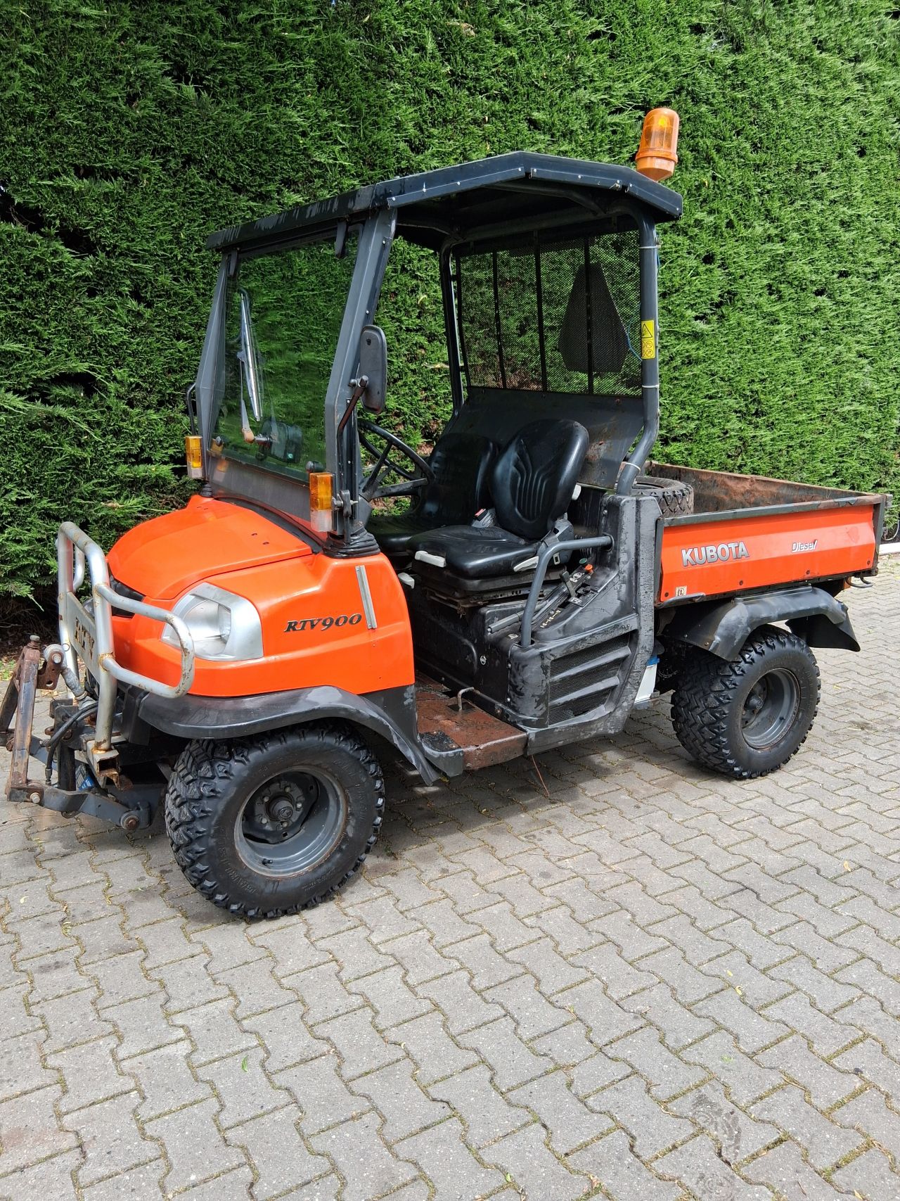 Kubota rtv900, met hydraulische fronthef en kieper