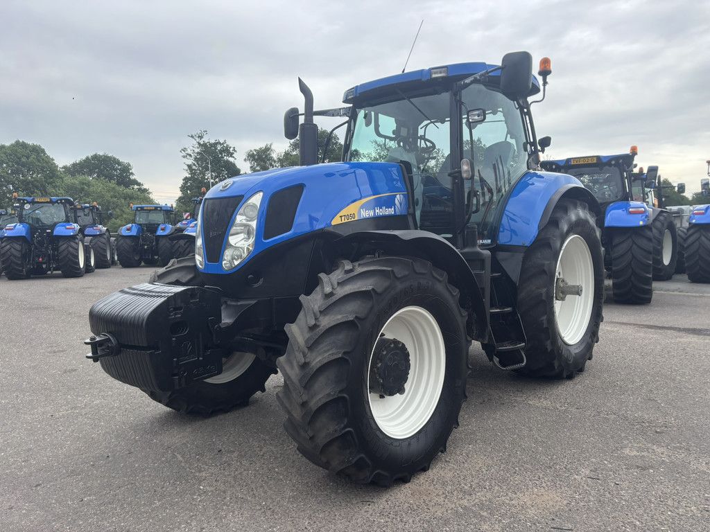 NEW HOLLAND T7050PC