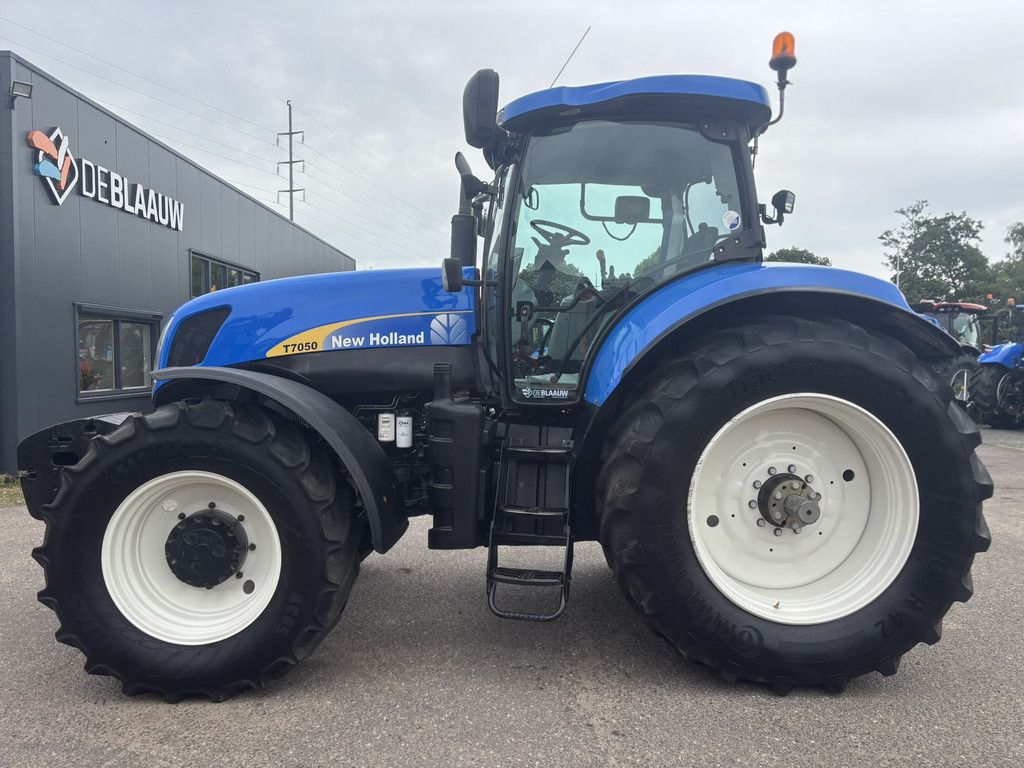 NEW HOLLAND T7050PC