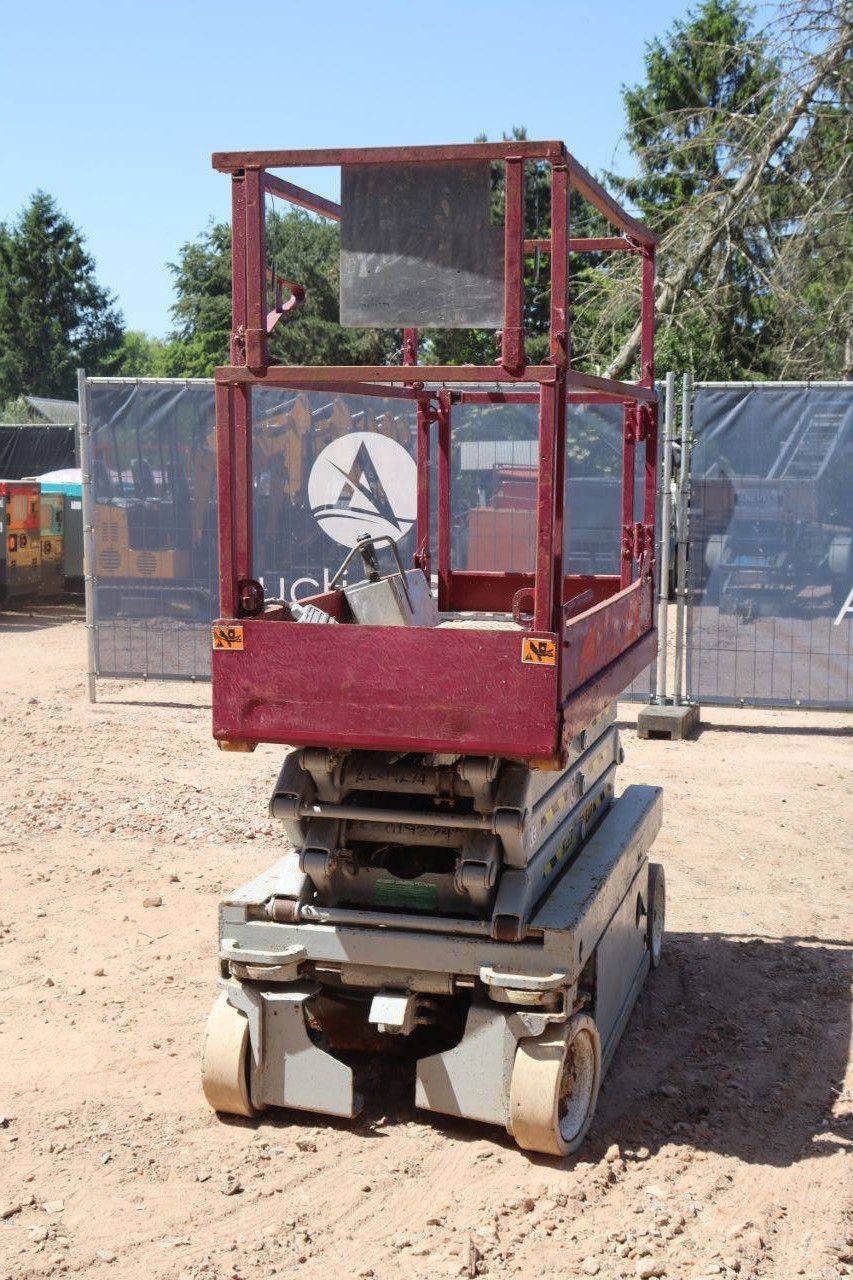 Skyjack SJ III-3219 Elektrische Scherenbühne 7,8 m 2009