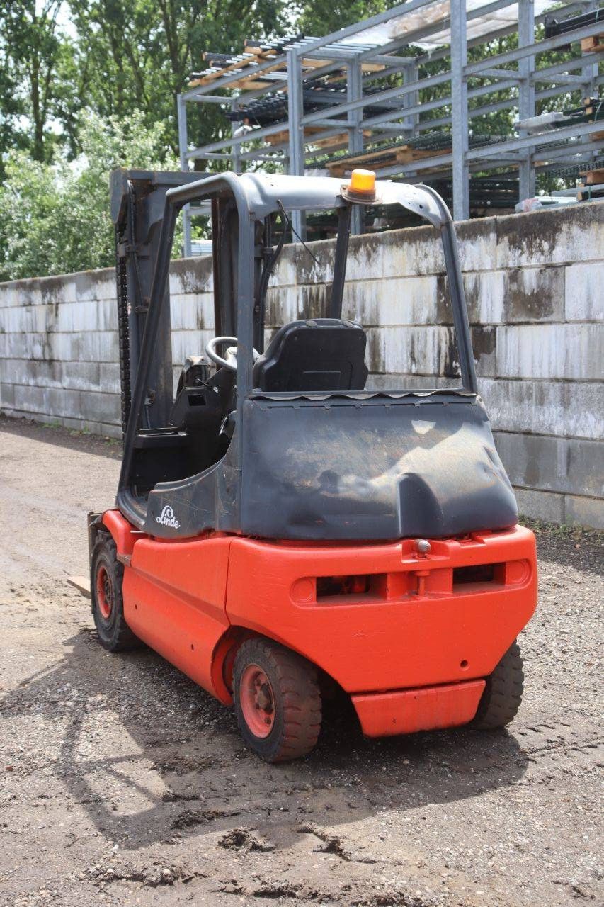 Heftruck Linde E30-01 Elektrisch 3000kg 7m 1998