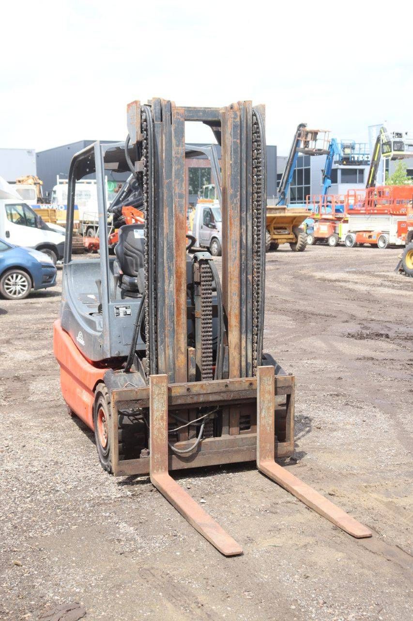 Heftruck Linde E30-01 Elektrisch 3000kg 7m 1998