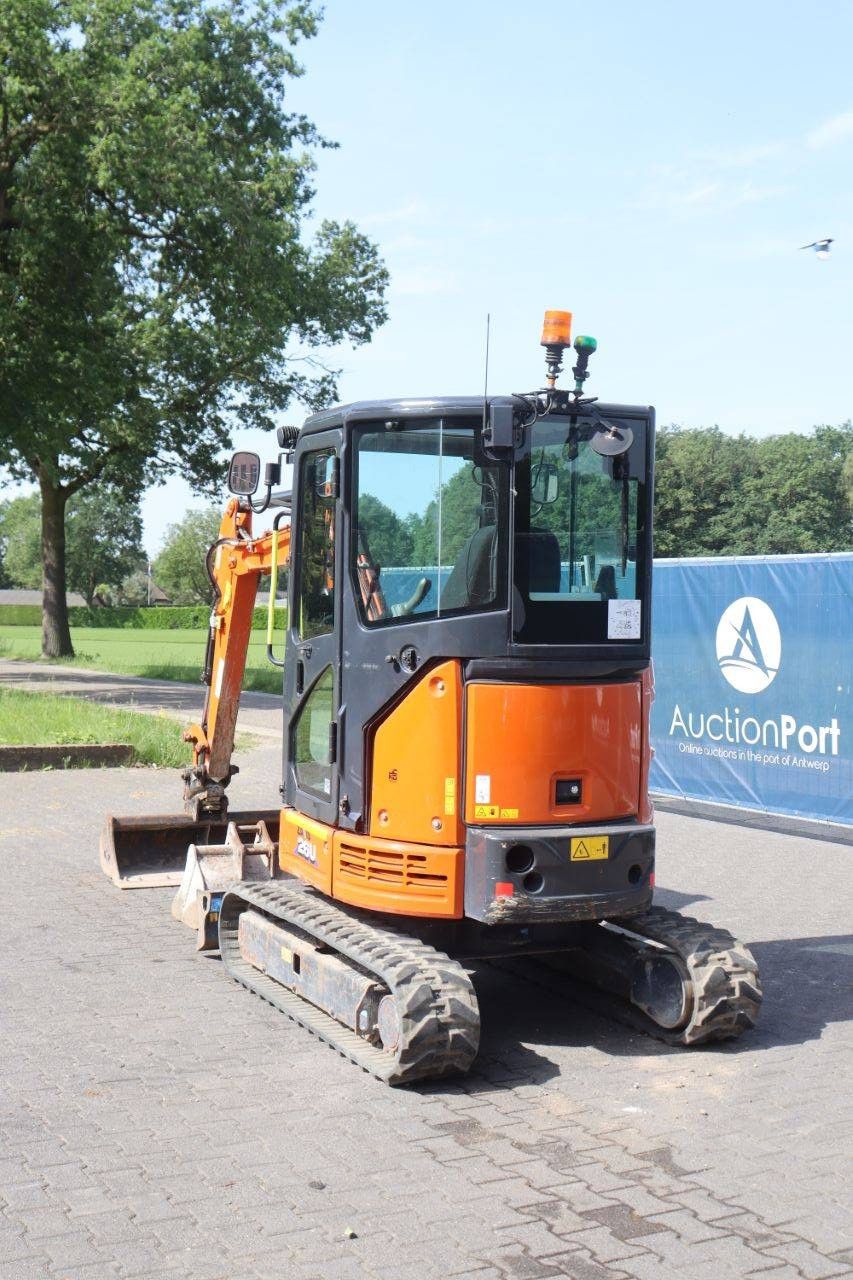 Raupenbagger Hitachi ZX26U-6 CLR Diesel