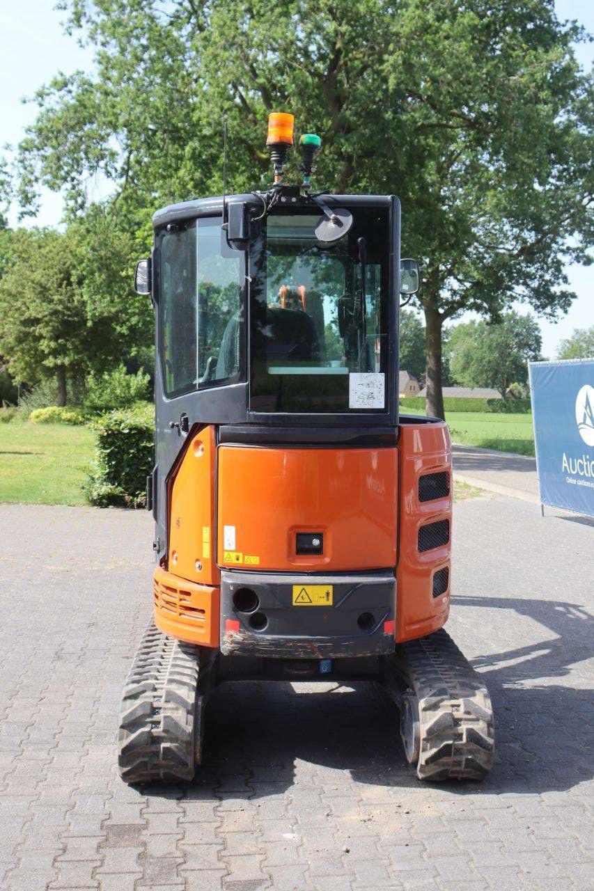 Raupenbagger Hitachi ZX26U-6 CLR Diesel