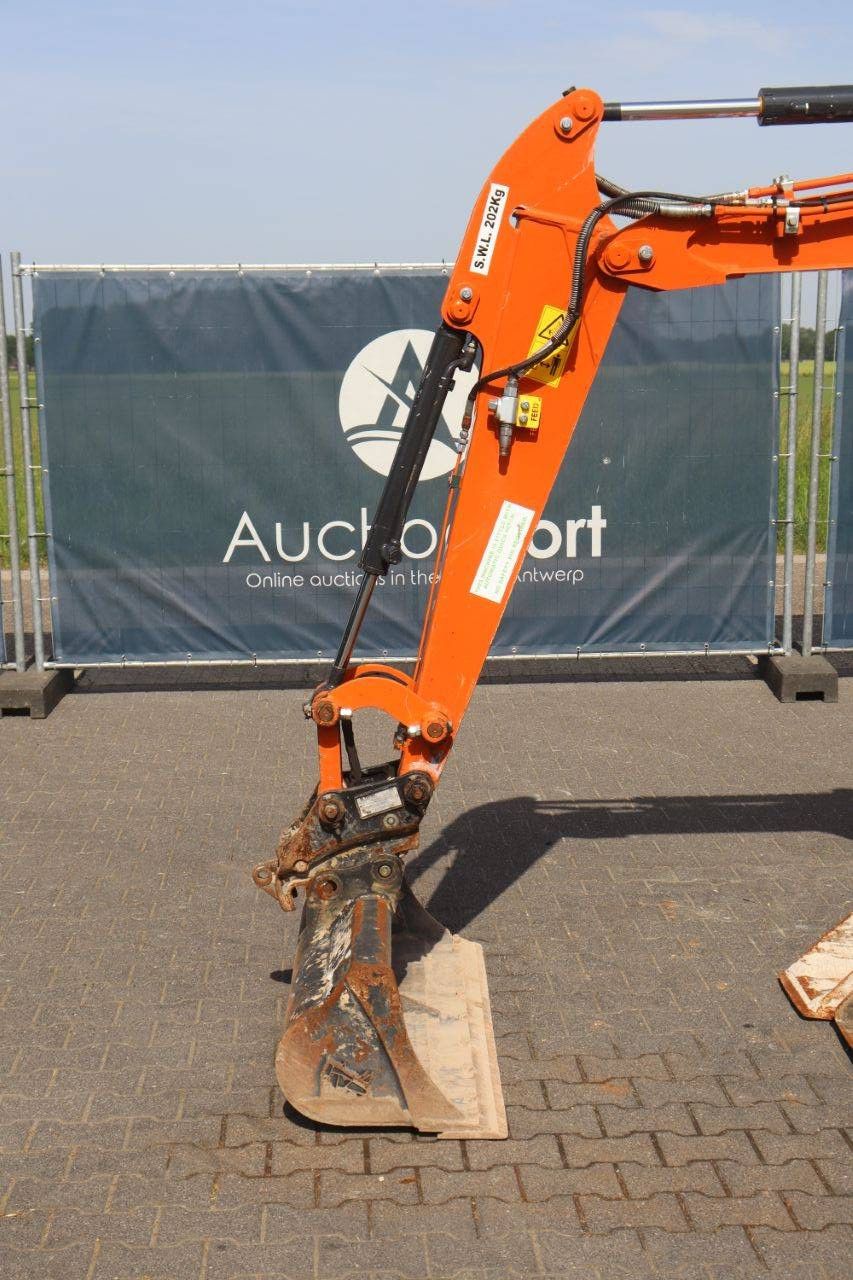 Raupenbagger Hitachi ZX26U-6 CLR Diesel
