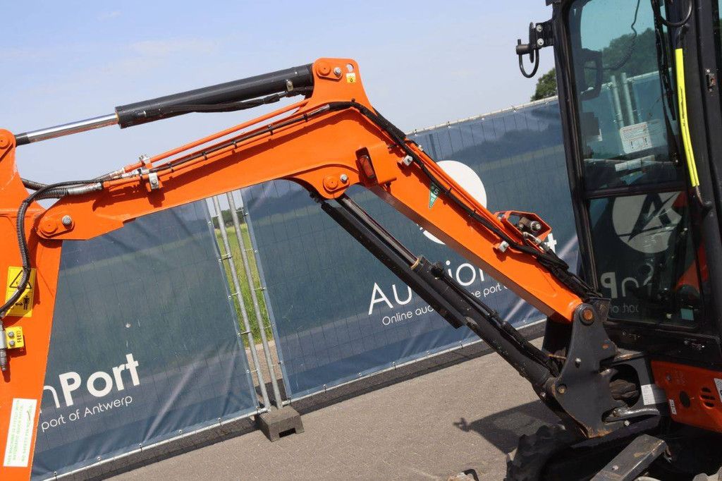 Raupenbagger Hitachi ZX26U-6 CLR Diesel