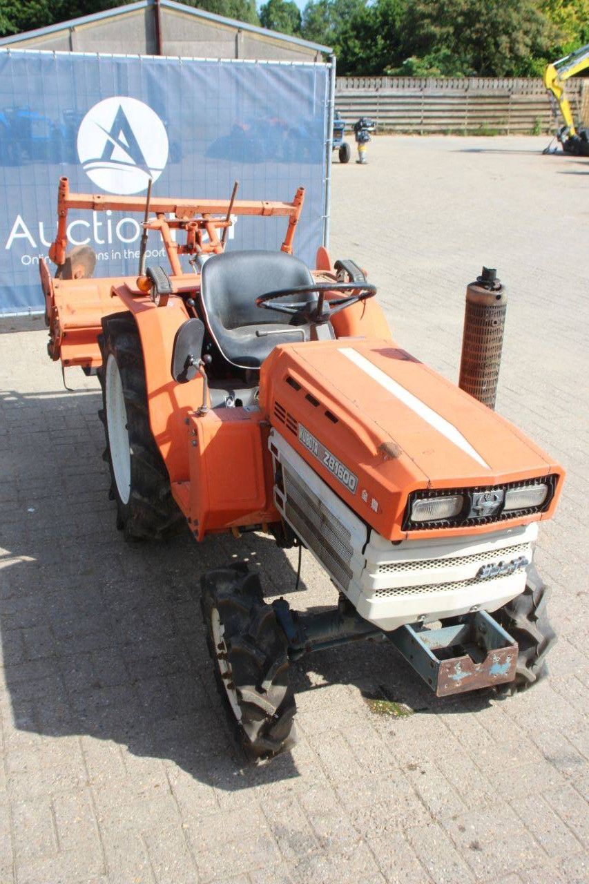 Kleintraktor Kubota ZB1600 Diesel 16 PS mit Grubber