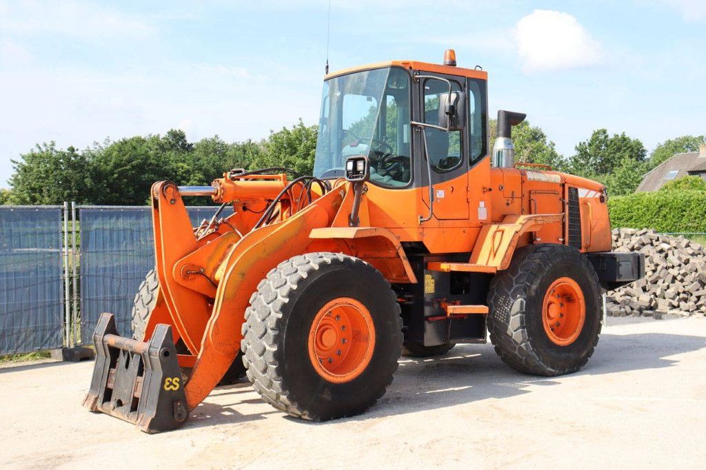 Doosan DL250 Diesel Wheel Loader 121kW 2011